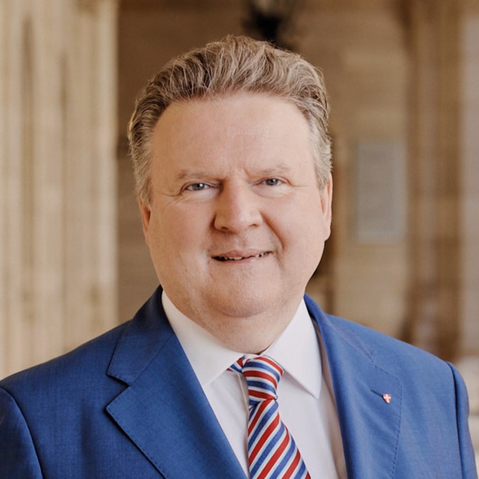 Dr. Michael Ludwig